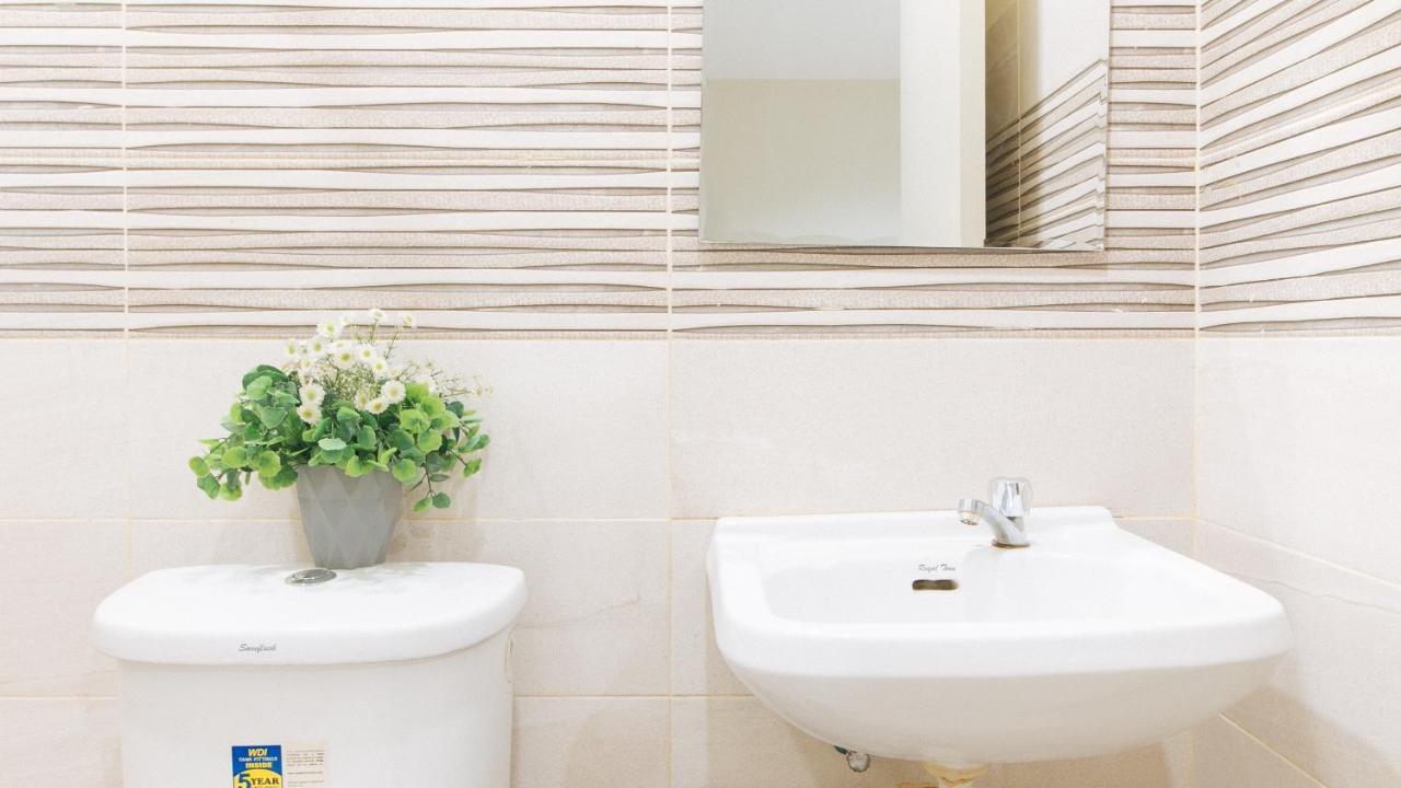 Urbanview At Lacson Street Bacolod City By Reddoorz Habitación foto